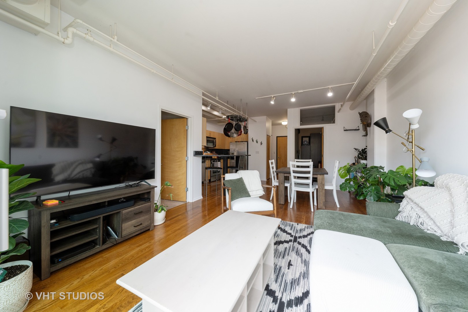700 W Van Buren Street 803
