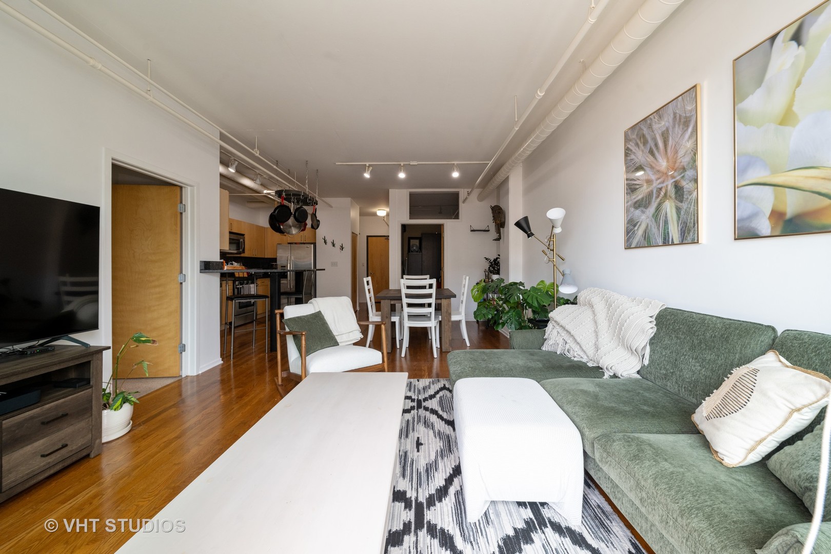 700 W Van Buren Street 803