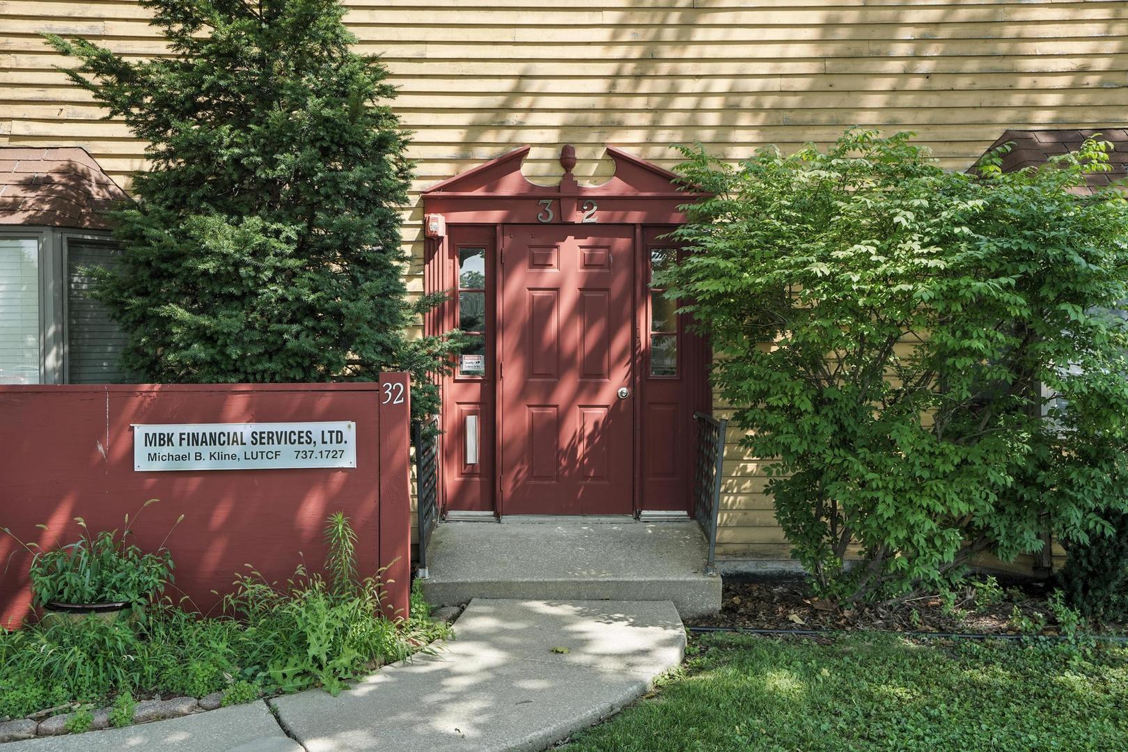 32 W BURLINGTON Avenue