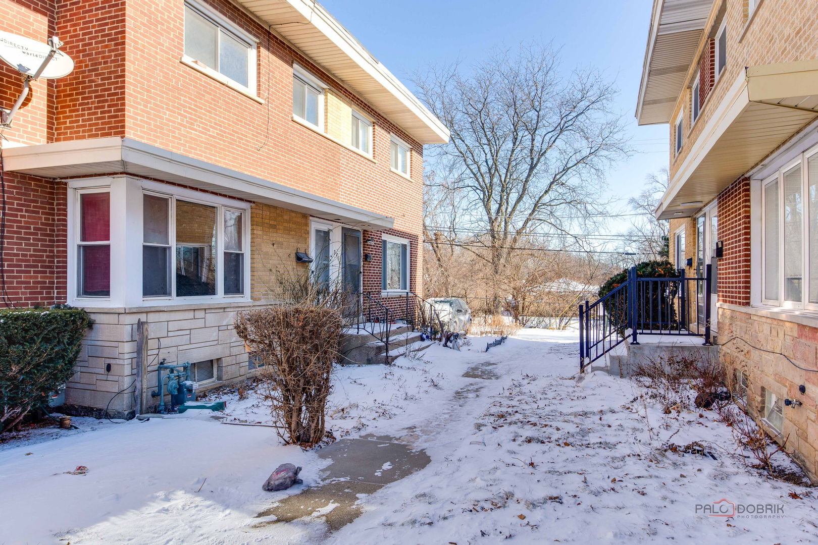 9463 Niles Center Road E