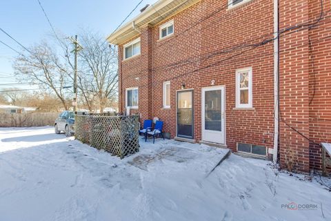 Tiny photo for 9463 Niles Center Road #E, Skokie, IL 60076 (MLS # 12544608)