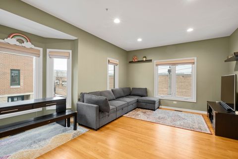 Tiny photo for 3806 W Devon Avenue, Lincolnwood, IL 60712 (MLS # 12526736)