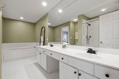 Tiny photo for 3806 W Devon Avenue, Lincolnwood, IL 60712 (MLS # 12526736)