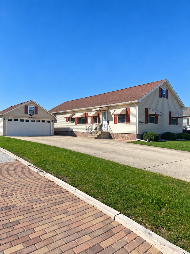 23000 S PineHurst Drive
