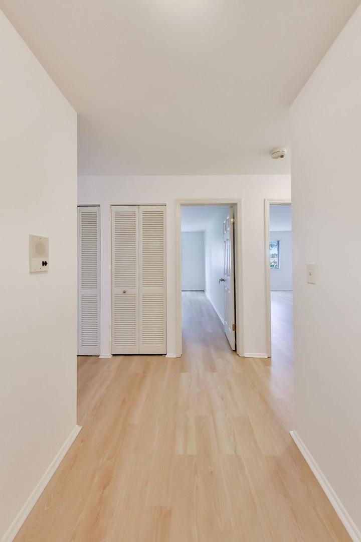 907 Curtiss Street 404