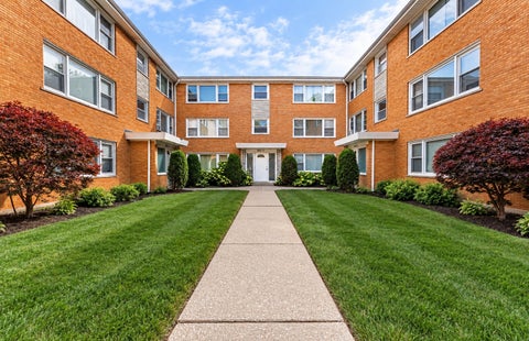 Photo of 6935 W 64TH Place #2A, Chicago, IL 60638 (MLS # 12758379)