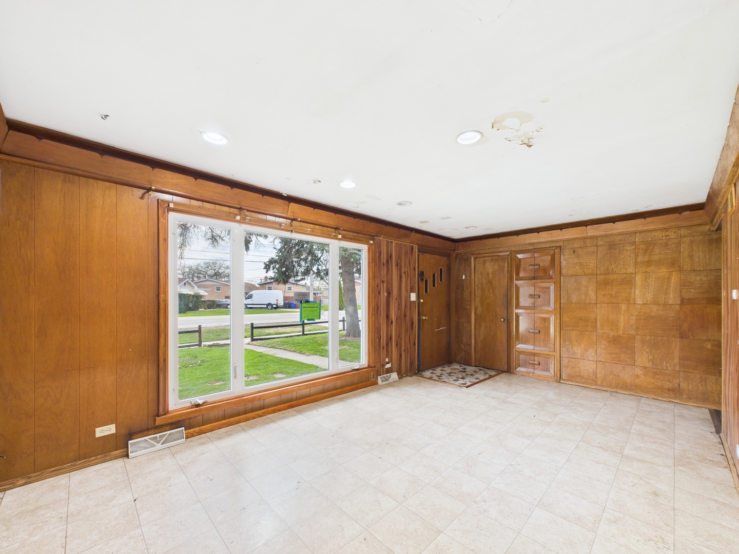 8718 Plainfield Road