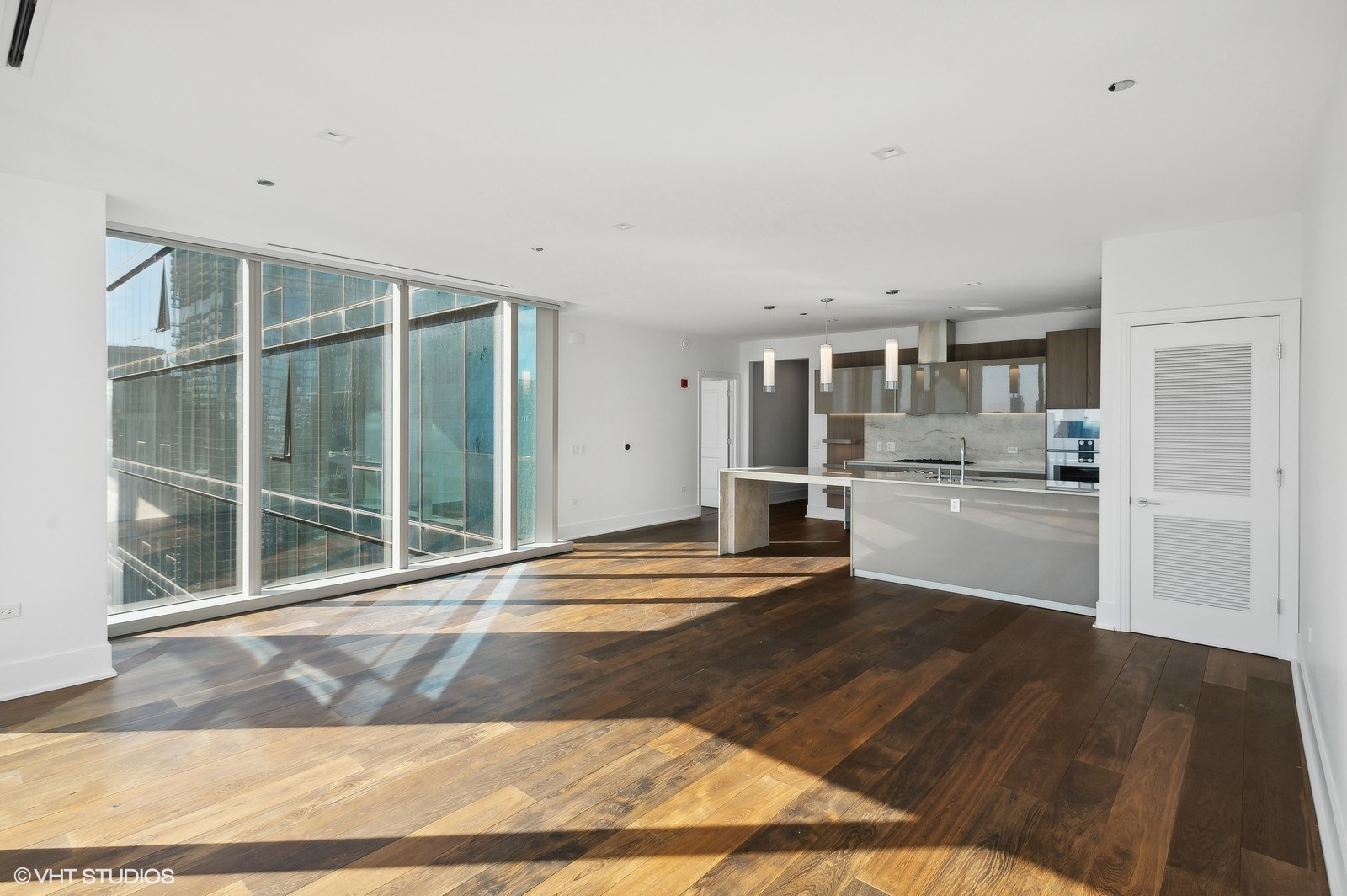 363 E Wacker Drive 3707