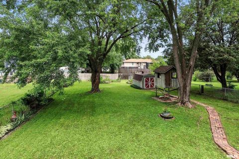 Tiny photo for 3011 N PINE Street, Davenport, IA 52804 (MLS # 100000409)