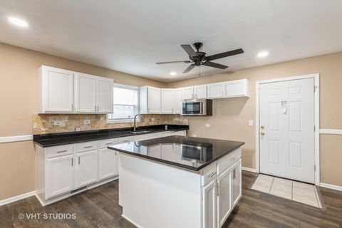 Tiny photo for 59 E 137th Street, Riverdale, IL 60827 (MLS # 11955281)