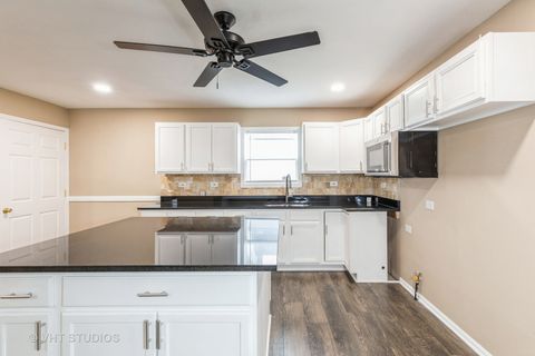 Tiny photo for 59 E 137th Street, Riverdale, IL 60827 (MLS # 11955281)