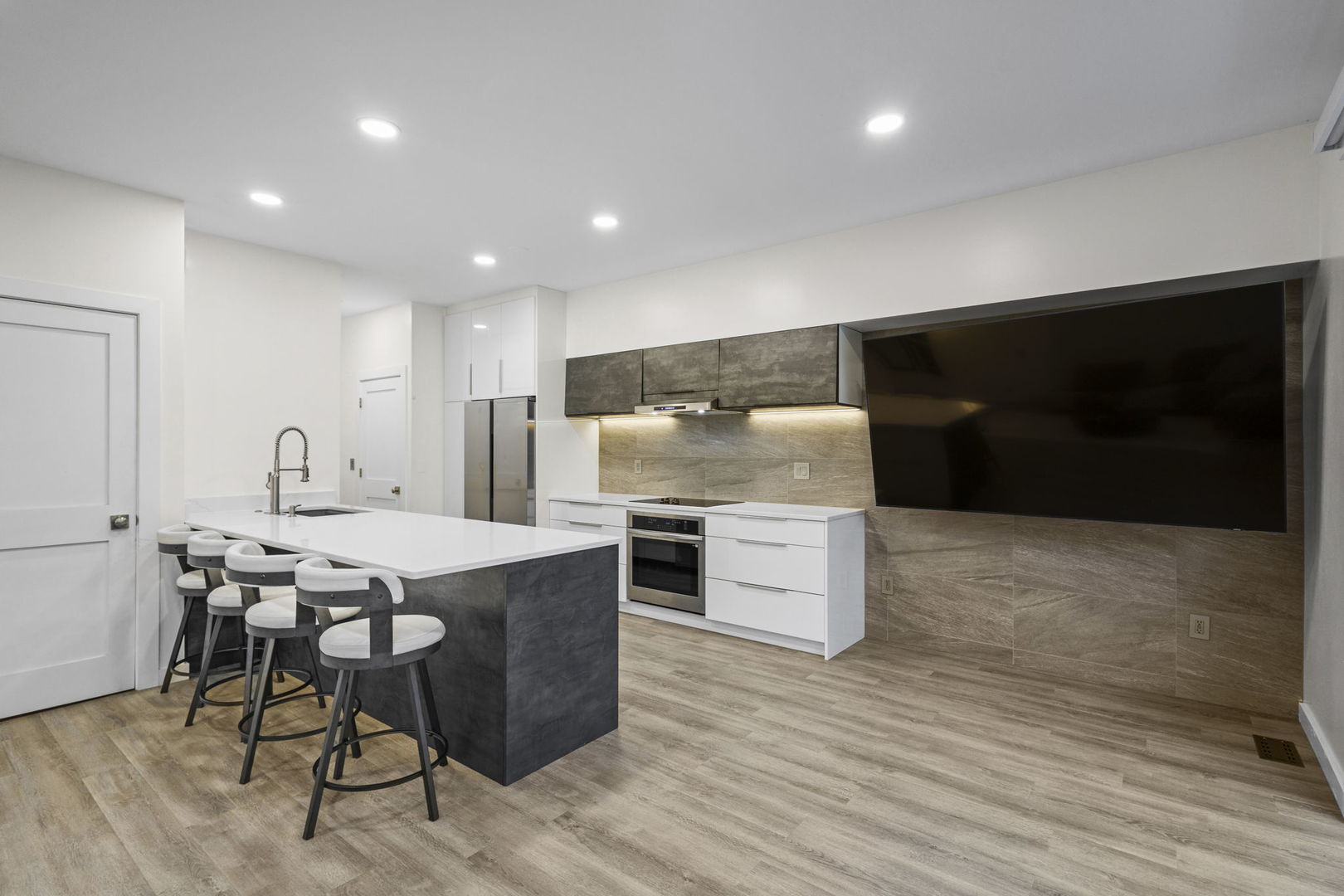 16530 Willow Walk Drive