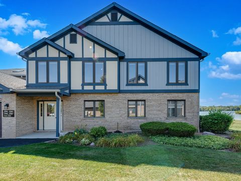 Photo of 2705 Harbor Drive #2705, Joliet, IL 60431 (MLS # 12476379)