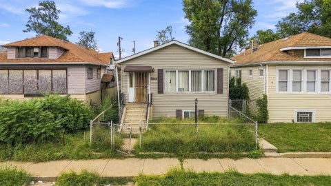 Photo of 1008 W 115th Street, Chicago, IL 60643 (MLS # 12769624)