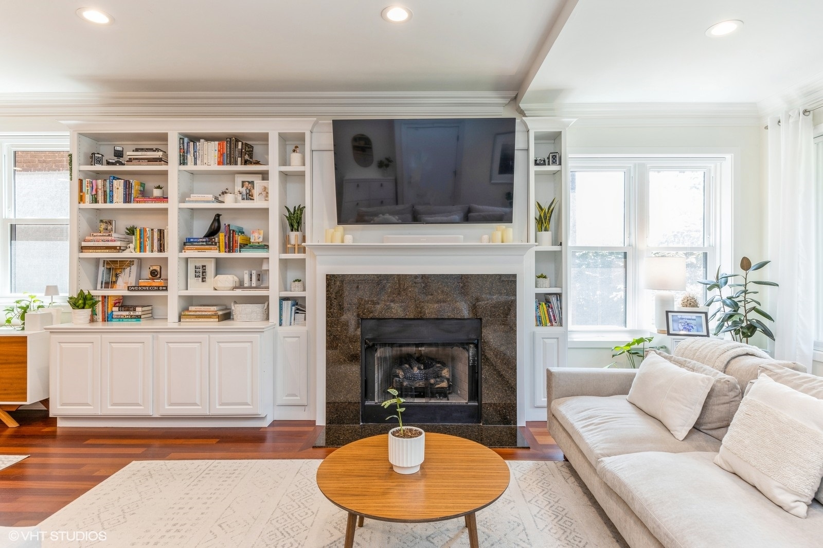 328 S Oak Park Avenue 1