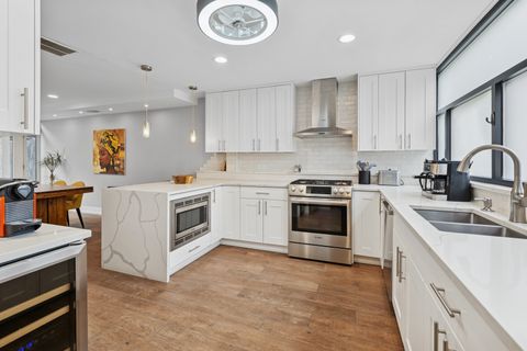 Tiny photo for 2906 N Sheridan Road, Chicago, IL 60657 (MLS # 12571695)