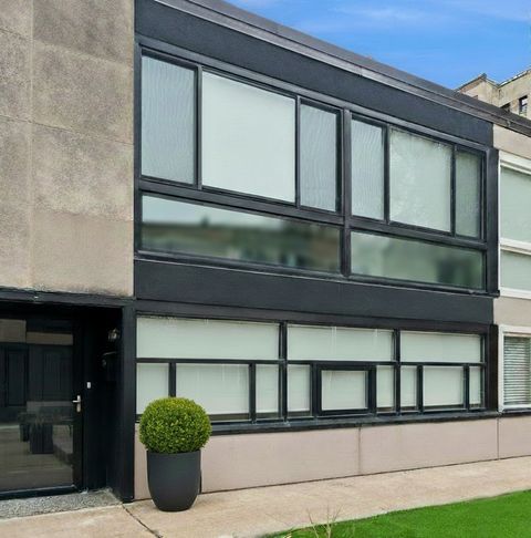 2906 N Sheridan Road Chicago IL 60657