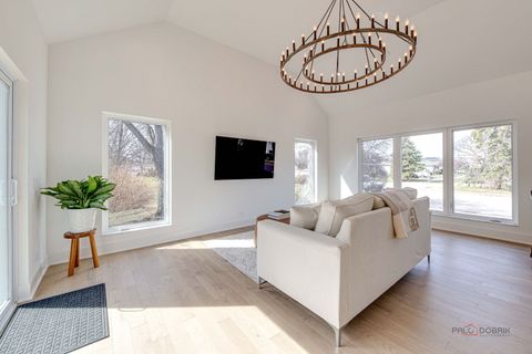 Tiny photo for 19 Marina Drive, Des Plaines, IL 60016 (MLS # 12600381)