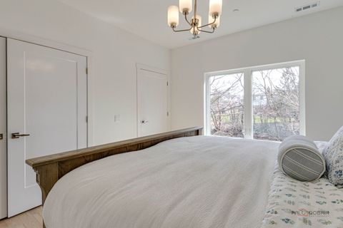 Tiny photo for 19 Marina Drive, Des Plaines, IL 60016 (MLS # 12600381)