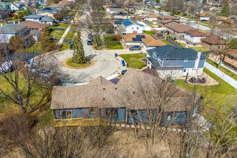 Tiny photo for 19 Marina Drive, Des Plaines, IL 60016 (MLS # 12600381)