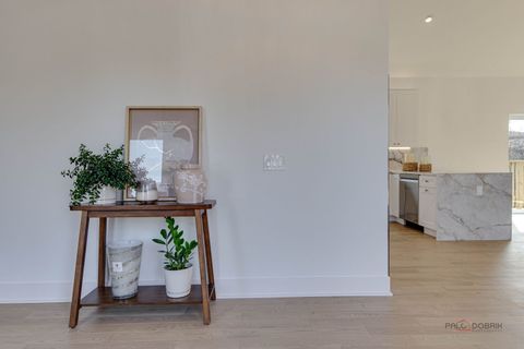 Tiny photo for 19 Marina Drive, Des Plaines, IL 60016 (MLS # 12600381)