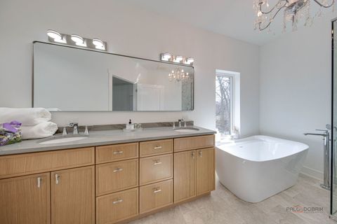 Tiny photo for 19 Marina Drive, Des Plaines, IL 60016 (MLS # 12600381)