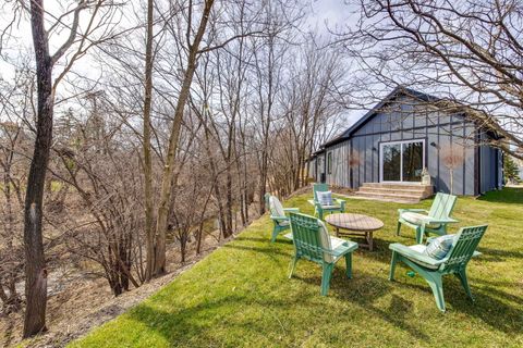 Tiny photo for 19 Marina Drive, Des Plaines, IL 60016 (MLS # 12600381)