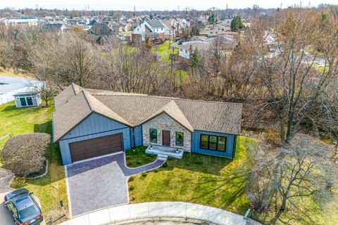 Tiny photo for 19 Marina Drive, Des Plaines, IL 60016 (MLS # 12600381)