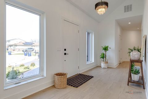 Tiny photo for 19 Marina Drive, Des Plaines, IL 60016 (MLS # 12600381)