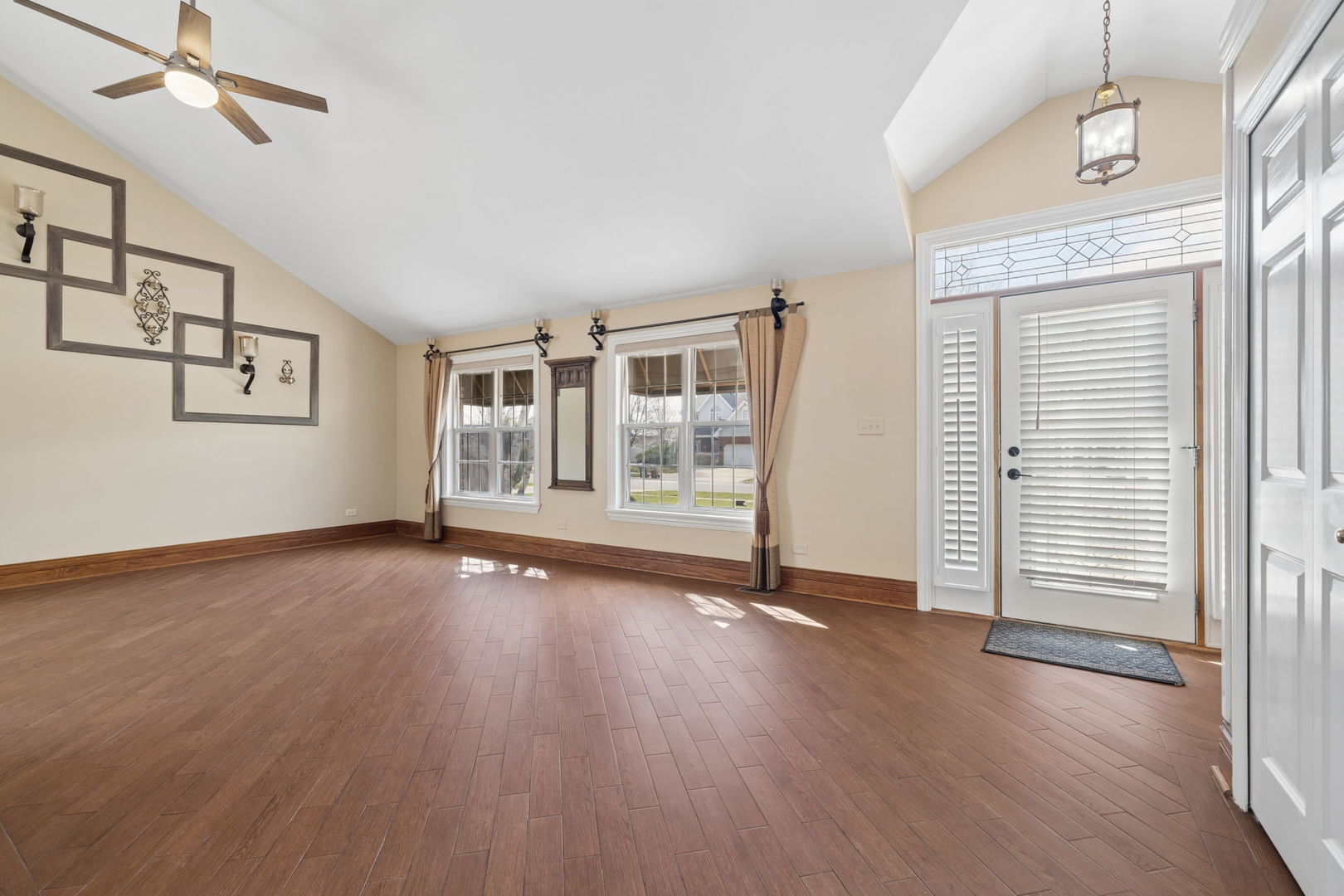 1035 Yamma Ridge