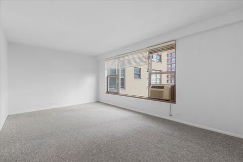 Tiny photo for 2970 N Lake Shore Drive #6F, Chicago, IL 60657 (MLS # 12481793)