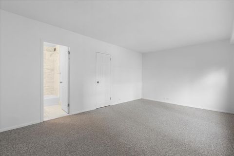 Tiny photo for 2970 N Lake Shore Drive #6F, Chicago, IL 60657 (MLS # 12481793)