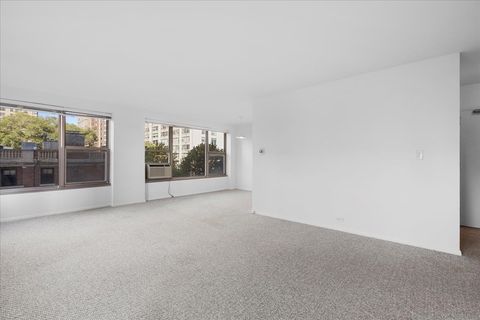 Tiny photo for 2970 N Lake Shore Drive #6F, Chicago, IL 60657 (MLS # 12481793)