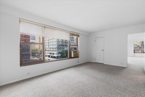 Tiny photo for 2970 N Lake Shore Drive #6F, Chicago, IL 60657 (MLS # 12481793)