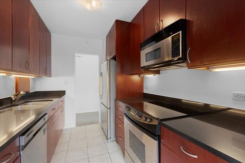 Tiny photo for 2970 N Lake Shore Drive #6F, Chicago, IL 60657 (MLS # 12481793)