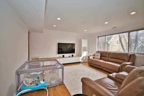 Tiny photo for 1314 Main Street #2D, Evanston, IL 60202 (MLS # 12577796)
