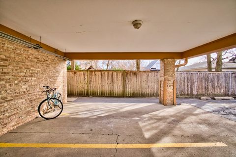 Tiny photo for 1314 Main Street #2D, Evanston, IL 60202 (MLS # 12577796)