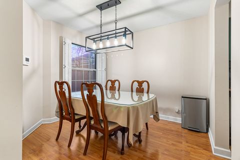 Tiny photo for 737 W Happfield Drive, Arlington Heights, IL 60004 (MLS # 12517032)