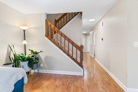 Tiny photo for 737 W Happfield Drive, Arlington Heights, IL 60004 (MLS # 12517032)