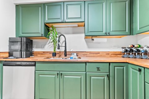 Tiny photo for 737 W Happfield Drive, Arlington Heights, IL 60004 (MLS # 12517032)