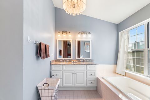 Tiny photo for 737 W Happfield Drive, Arlington Heights, IL 60004 (MLS # 12517032)