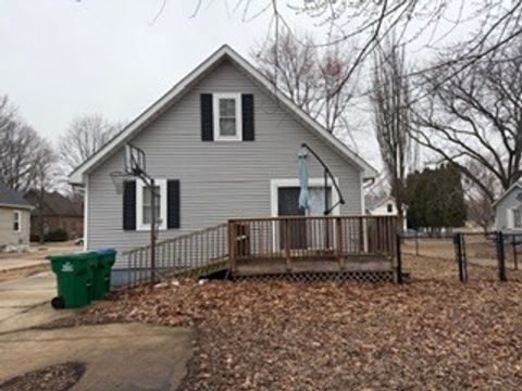 Tiny photo for 209 8th Avenue, Mendota, IL 61342 (MLS # 12584331)