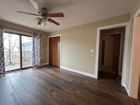 Tiny photo for 209 8th Avenue, Mendota, IL 61342 (MLS # 12584331)