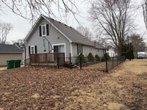 Tiny photo for 209 8th Avenue, Mendota, IL 61342 (MLS # 12584331)