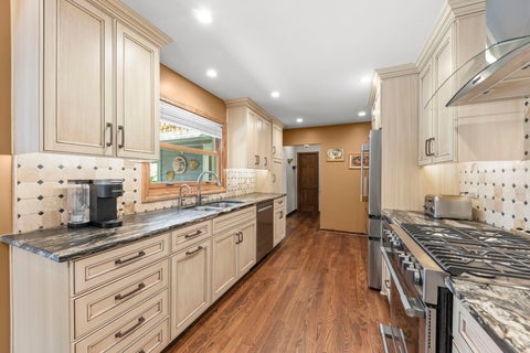 Tiny photo for 27W118 Cove Lane, Warrenville, IL 60555 (MLS # 12754831)