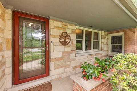 Tiny photo for 27W118 Cove Lane, Warrenville, IL 60555 (MLS # 12754831)
