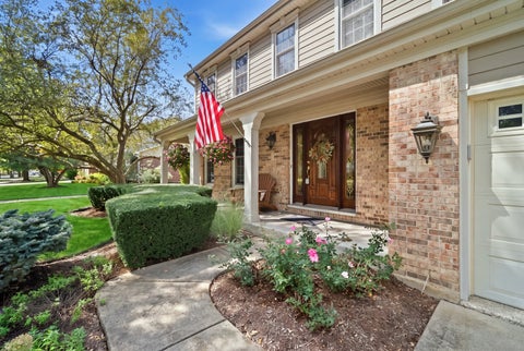 Tiny photo for 1410 E Eton Drive, Arlington Heights, IL 60004 (MLS # 12756991)