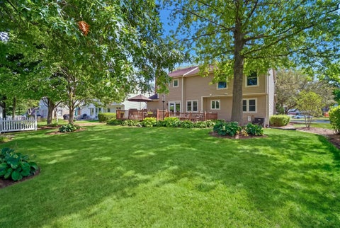 Tiny photo for 1410 E Eton Drive, Arlington Heights, IL 60004 (MLS # 12756991)
