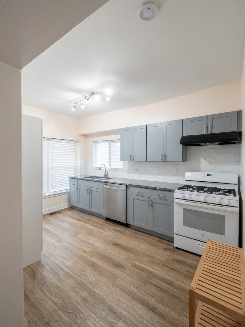 1228 Oak Avenue 1M