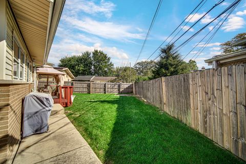 Tiny photo for 420 Carey Court, Chicago Heights, IL 60411 (MLS # 12528281)